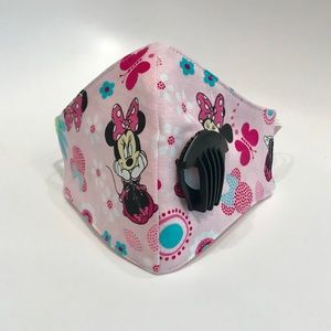 Facemask with breathing valve and adjuster